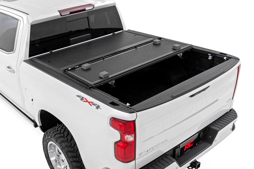 Hard Low Profile Bed Cover | 5'10" Bed | Chevy/GMC Sierra/Silverado 1500 (19-25) 