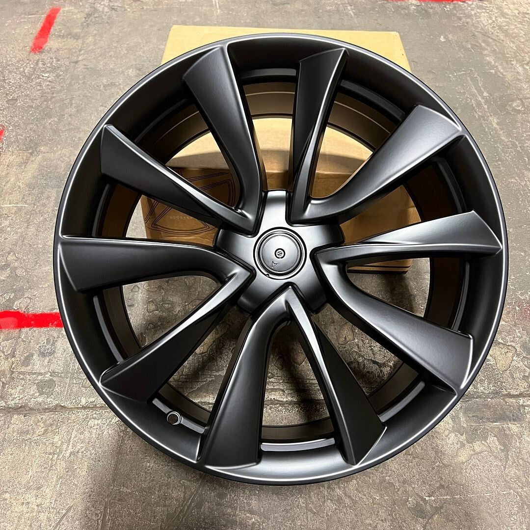 565006528 – Stiletto, Black/Platinum finish