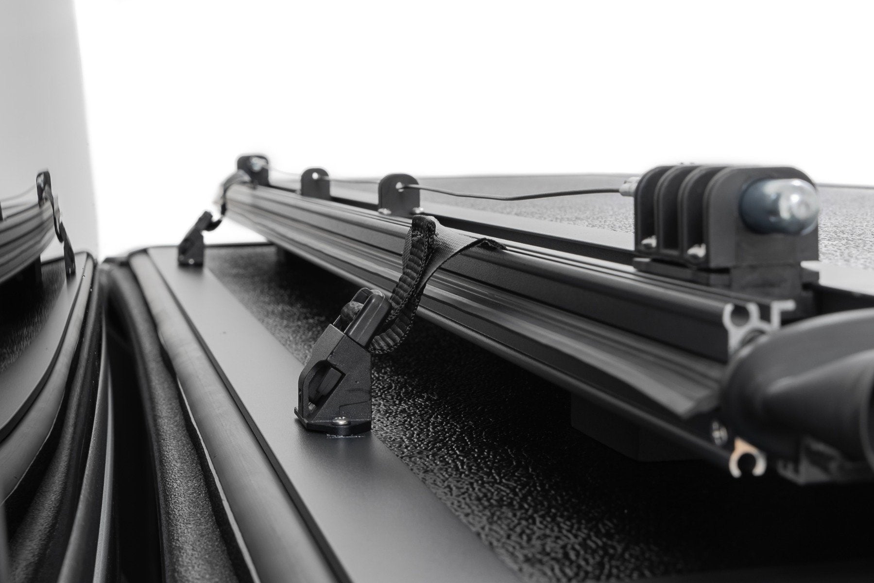 Hard Low Profile Bed Cover | 5' Bed | Jeep Gladiator JT 4WD (2020-2025)