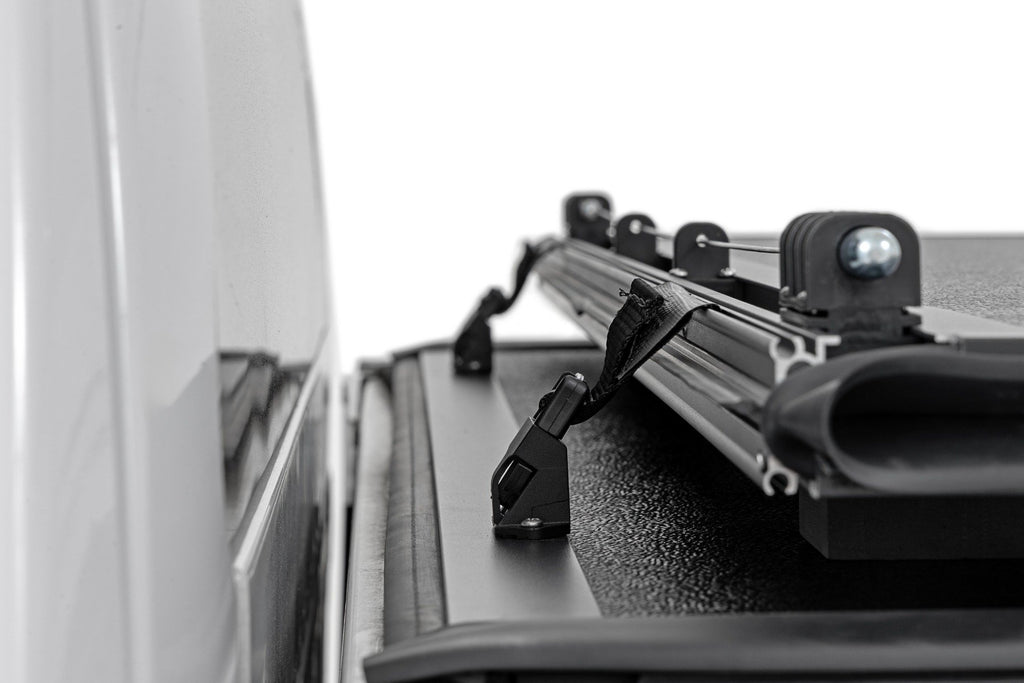 Hard Low Profile Bed Cover | 6' Bed | Chevy/GMC Canyon/Colorado (15-25)