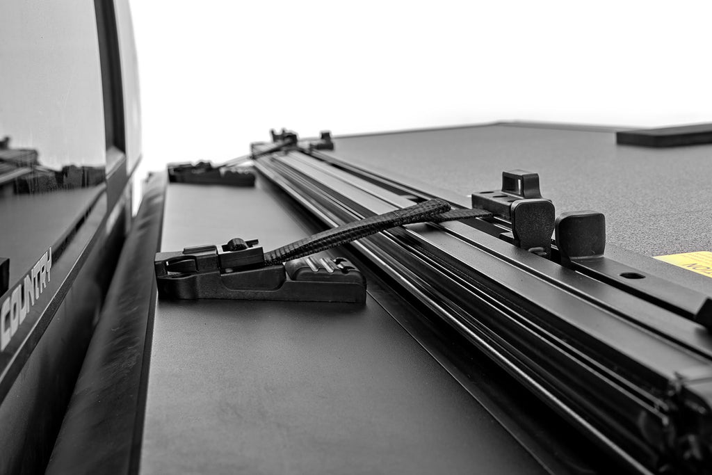 Hard Tri-Fold Flip Up Bed Cover | 5' Bed | Chevy/GMC Canyon/Colorado (15-25)