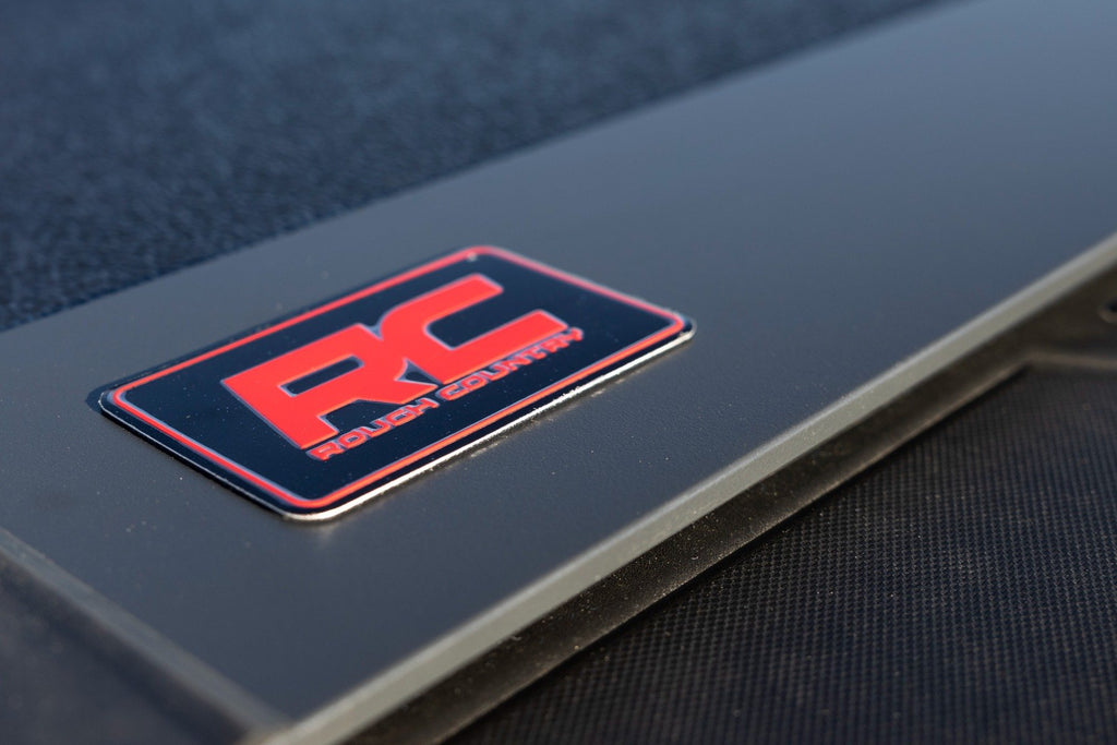 Hard Low Profile Bed Cover | 5' Bed | Chevy/GMC Canyon/Colorado (15-25)