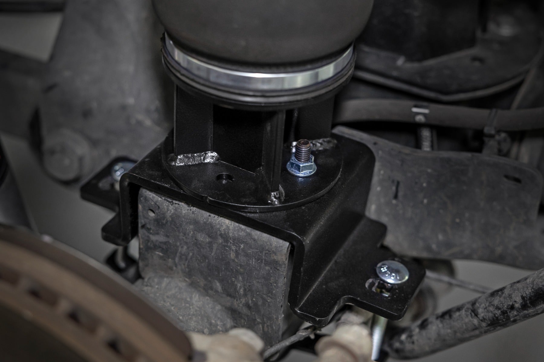 Air Spring Kit w/compressor | Ram 2500 2WD (2014-2025)