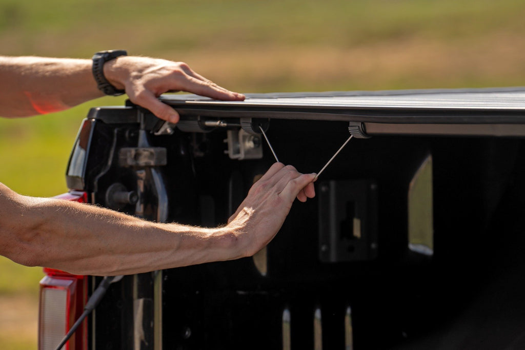 Hard Roll Up Cover | 6'10" Bed | Ford F-250/F-350 Super Duty 2WD/4WD (17-25)