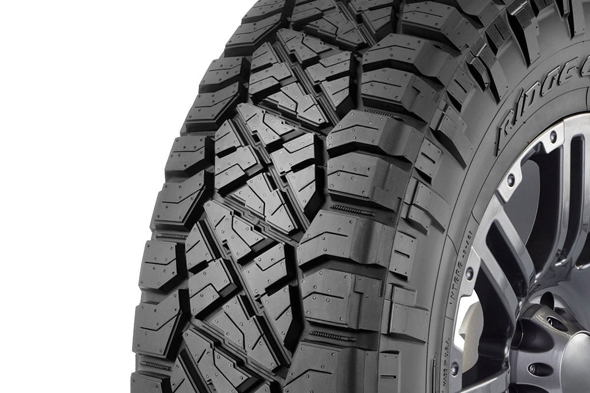 305/55R20 Nitto Ridge Grappler